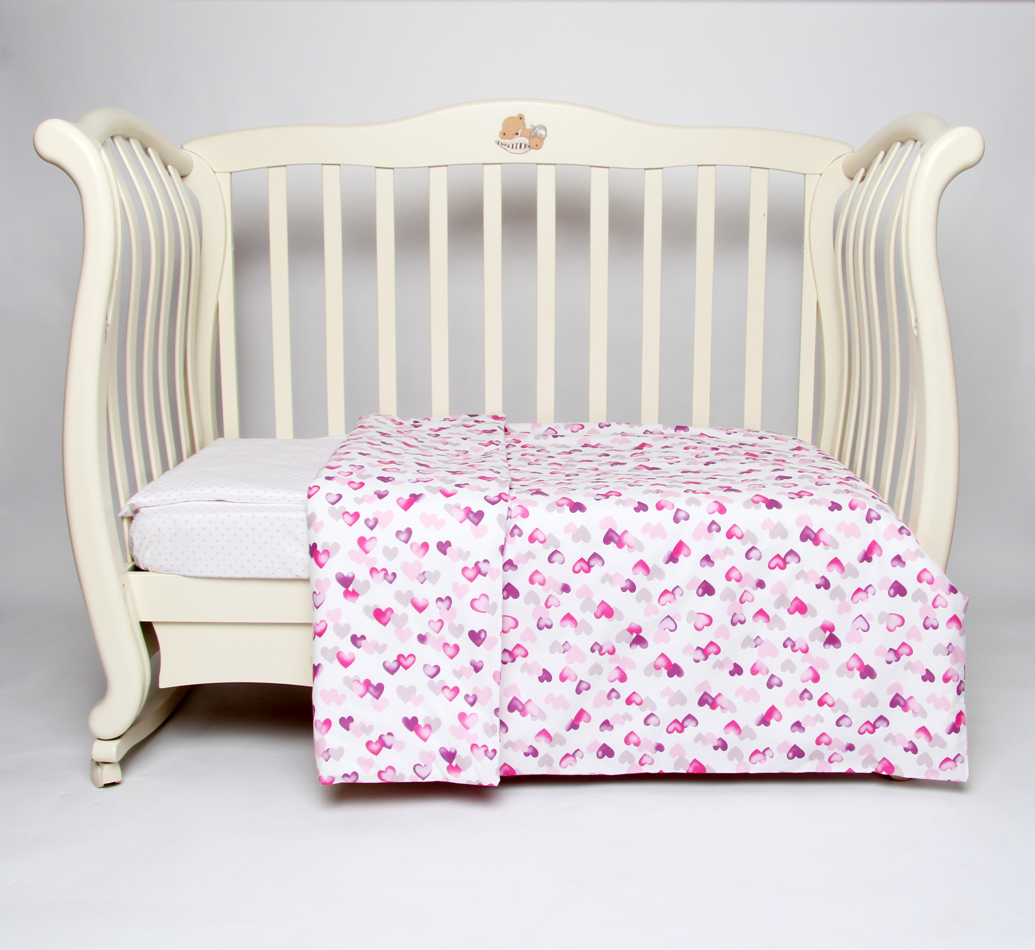 Комплект постельного белья в детскую кроватку 3 предмета "Сердечки розовый" сатин
