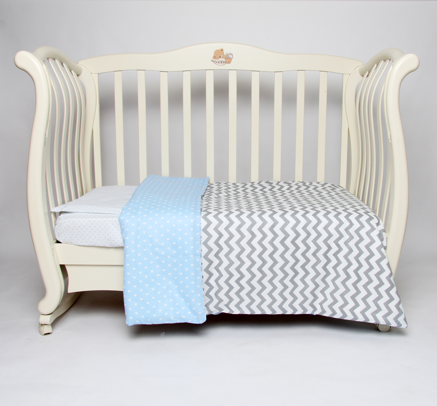 Комплект постельного белья в детскую кроватку 3 предмета "Зигзаги серый/голубой" бязь