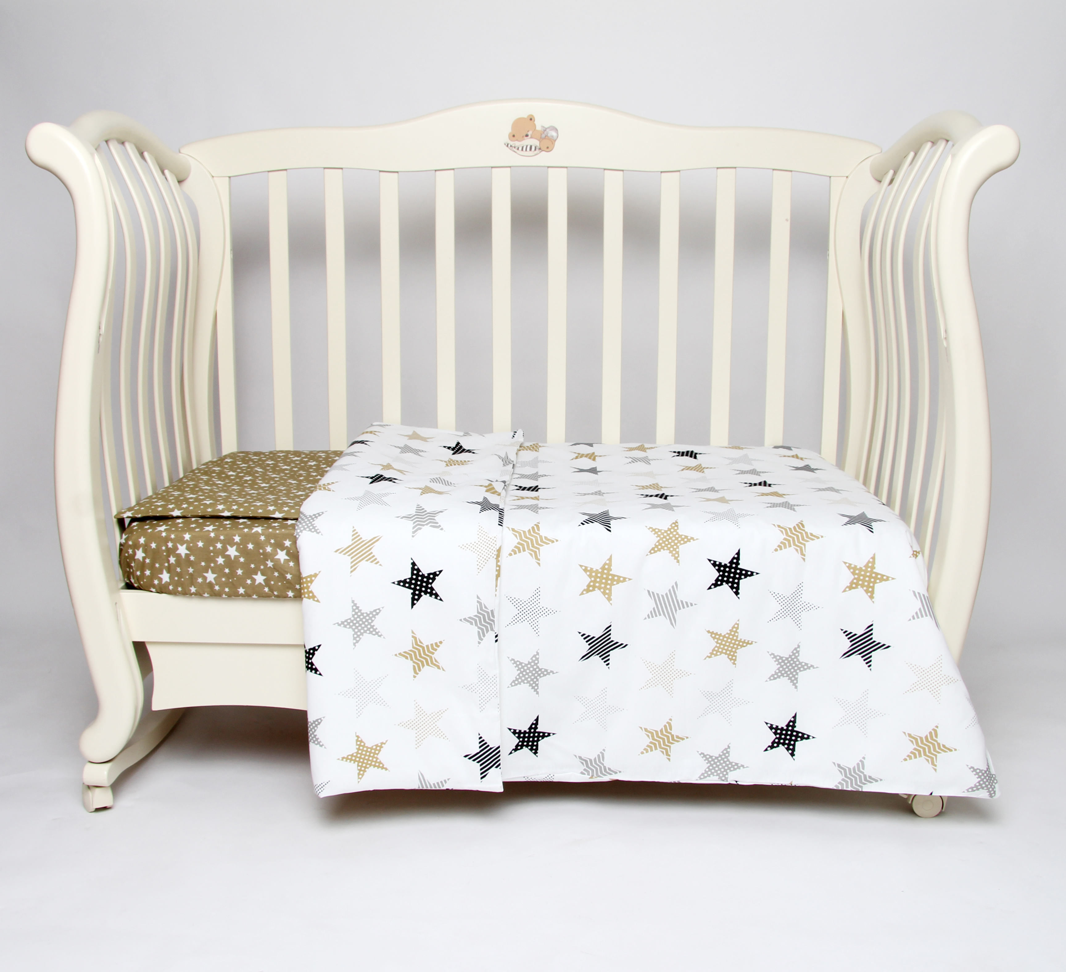 Комплект постельного белья в детскую кроватку 3 предмета "Звездный золото" бязь