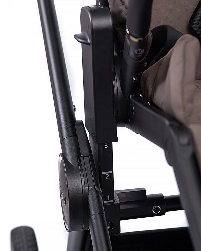 Коляска детская Peppy Monaco 2 в 1 Brownie (коричневый), рама черная Коляска детская Peppy Monaco 2 в 1 Brownie (коричневый), рама черная