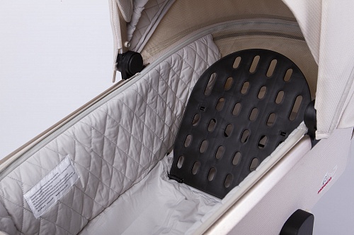 Коляска детская Peppy Monaco 2 в 1 Beige (бежевый), рама беж, шлифованный алюминий Коляска детская Peppy Monaco 2 в 1 Beige (бежевый), рама беж, шлифованный алюминий